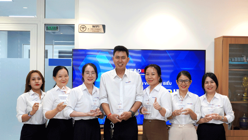 Headway JSC Awards Outstanding Employees “Golden Bee Prize” In The First Half Of 2024